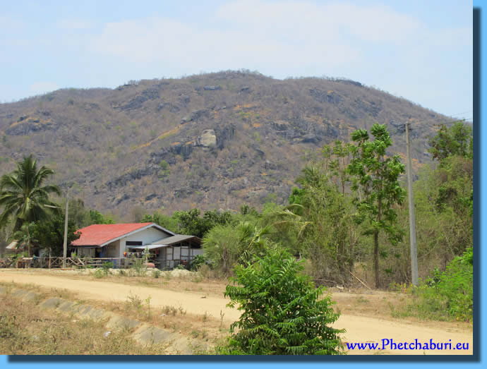 Land mit Bergblick